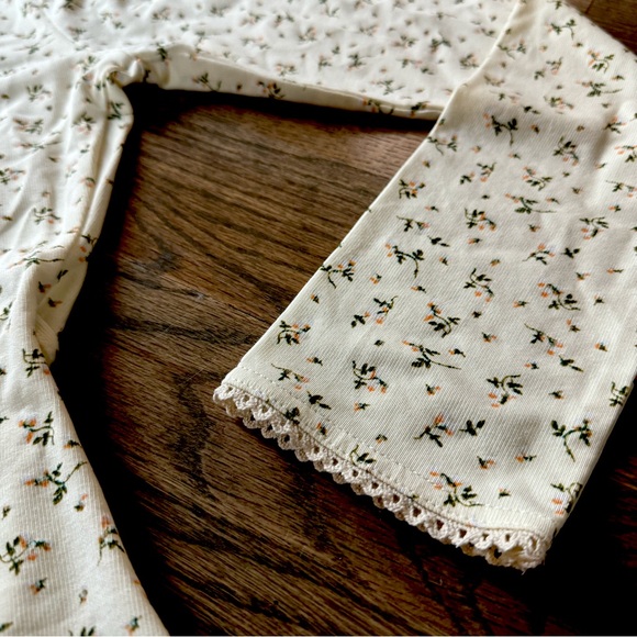 Le Lis | New With Tags Dainty Floral Surplice Bodysuit Soft Yellow - Picture 5 of 5